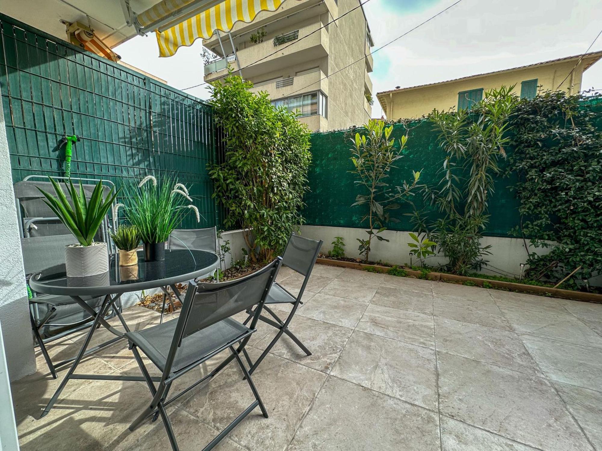 Cosy Madrid, Appartement Proche De La Mer 戛纳 外观 照片