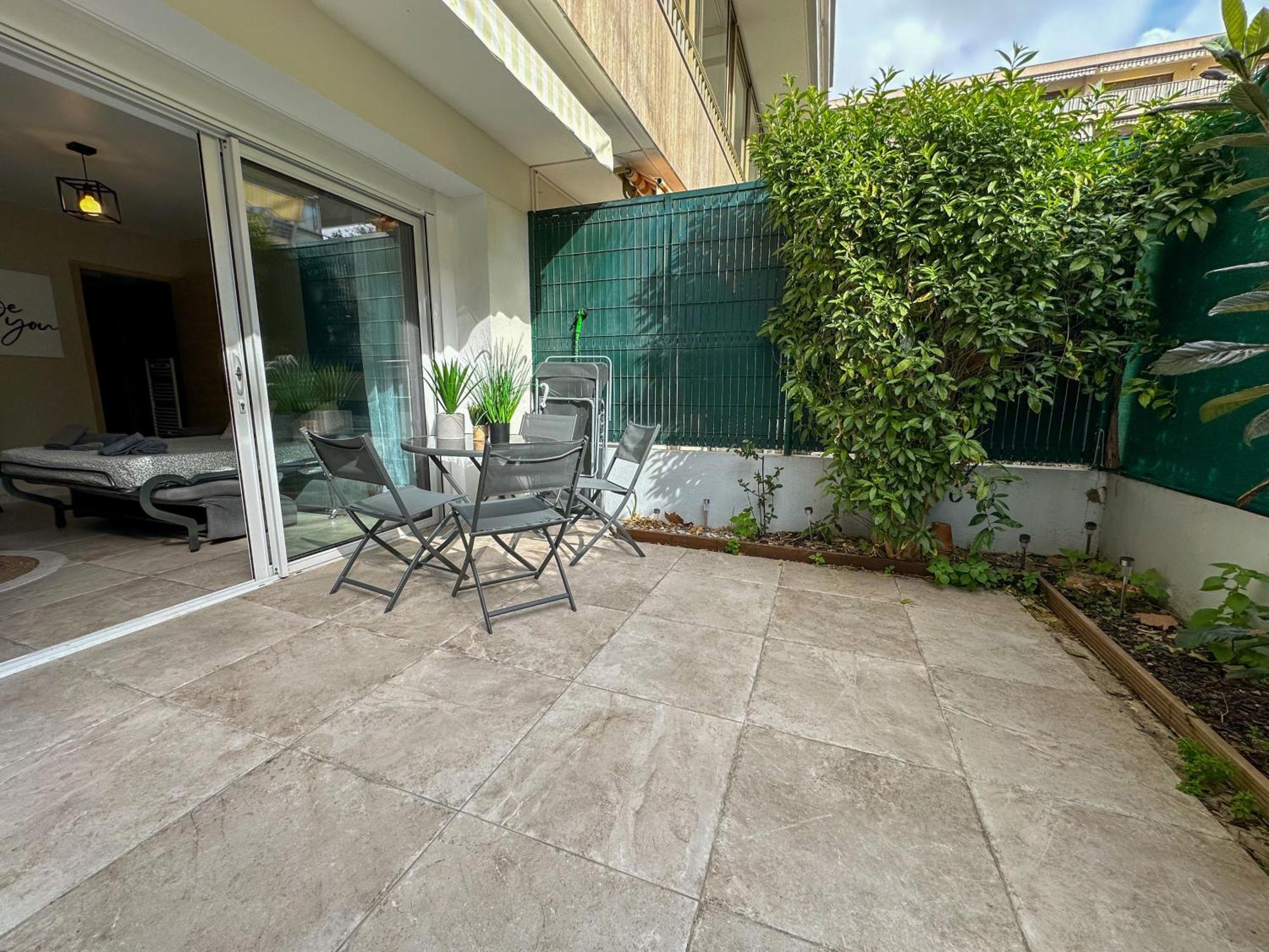 Cosy Madrid, Appartement Proche De La Mer 戛纳 外观 照片